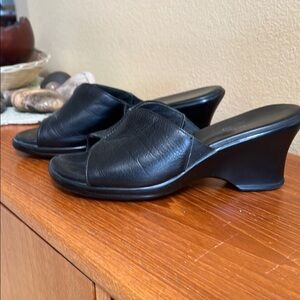 Munro walking wedge Black Women's Wedge Sandals